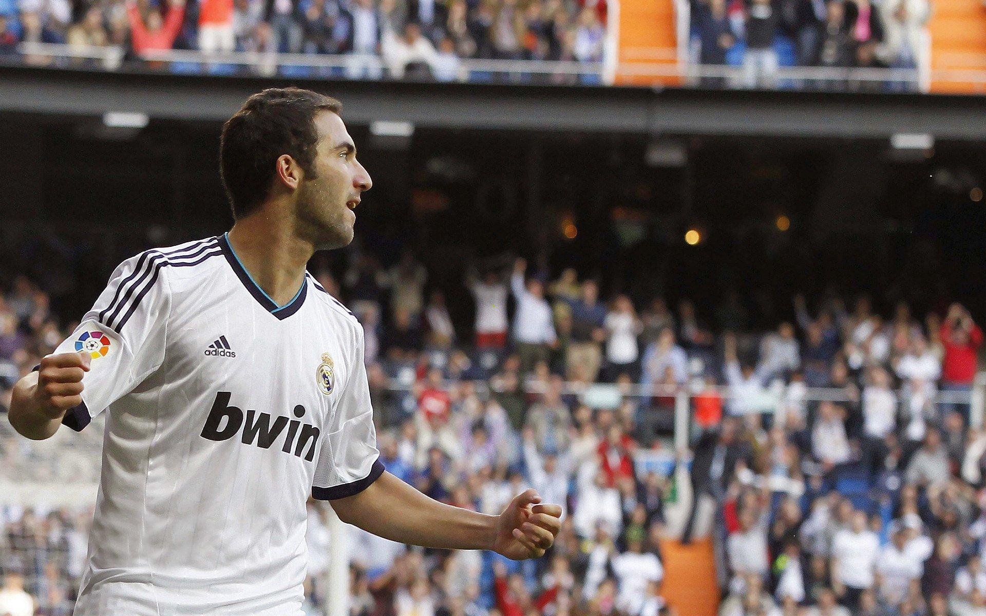 库里狂飙50分率勇士逆转取胜，三分雨浇灭对手反扑希望